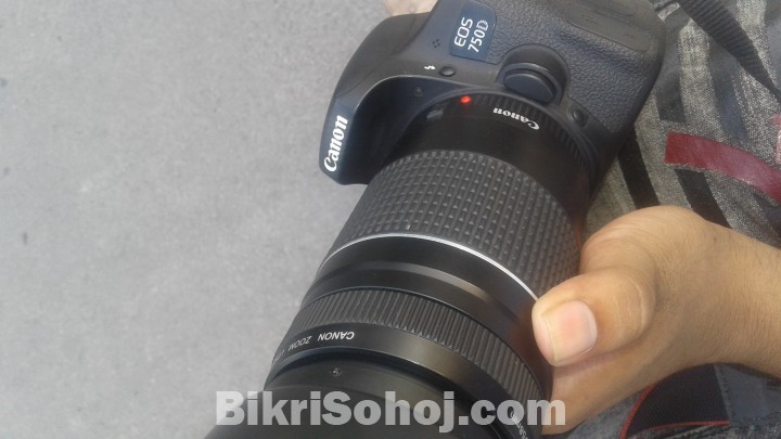 Canon 750 D + Zoom lens  75-300